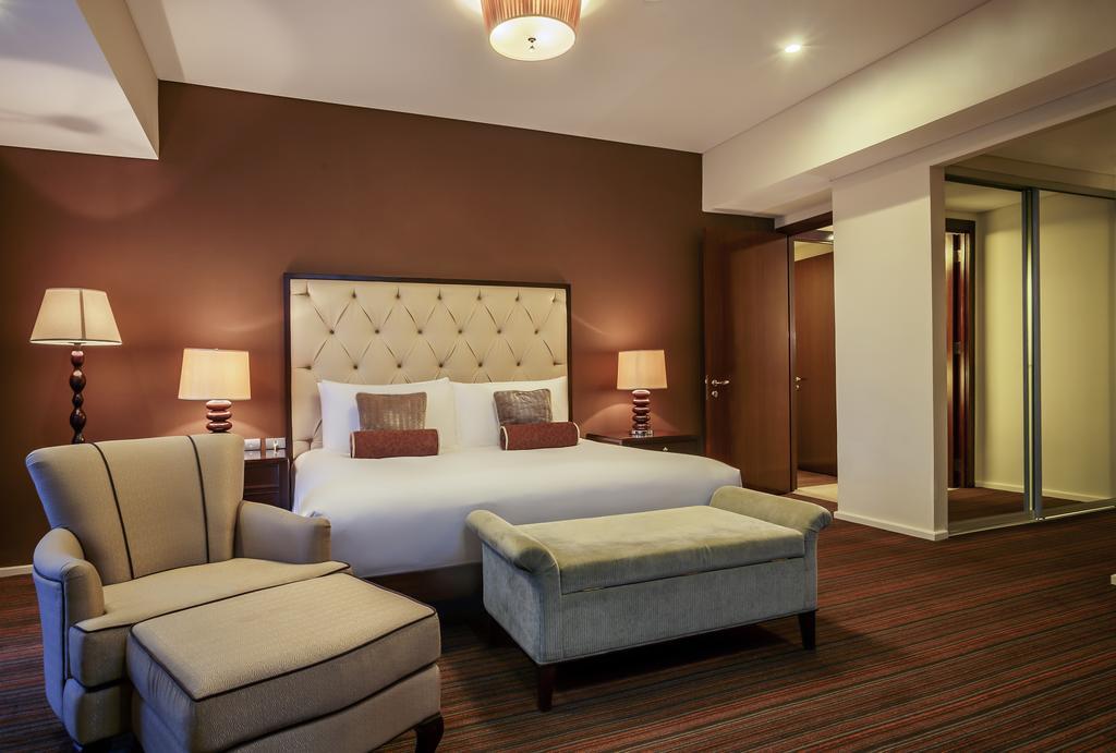 Joy Nostalg Hotel And Suites Manila Managed By The Ascott Limited Pasig City Bagian luar foto