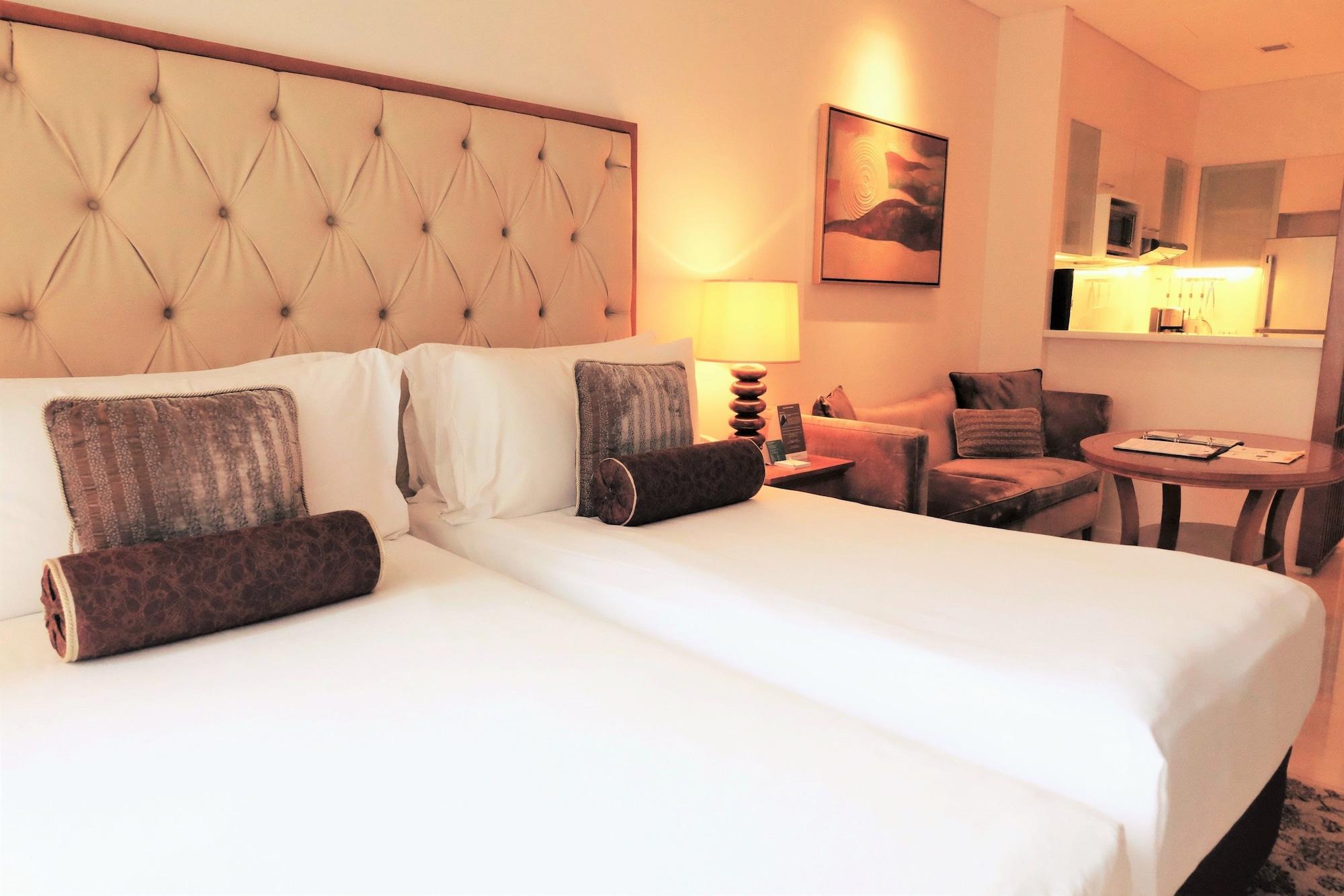 Joy Nostalg Hotel And Suites Manila Managed By The Ascott Limited Pasig City Bagian luar foto