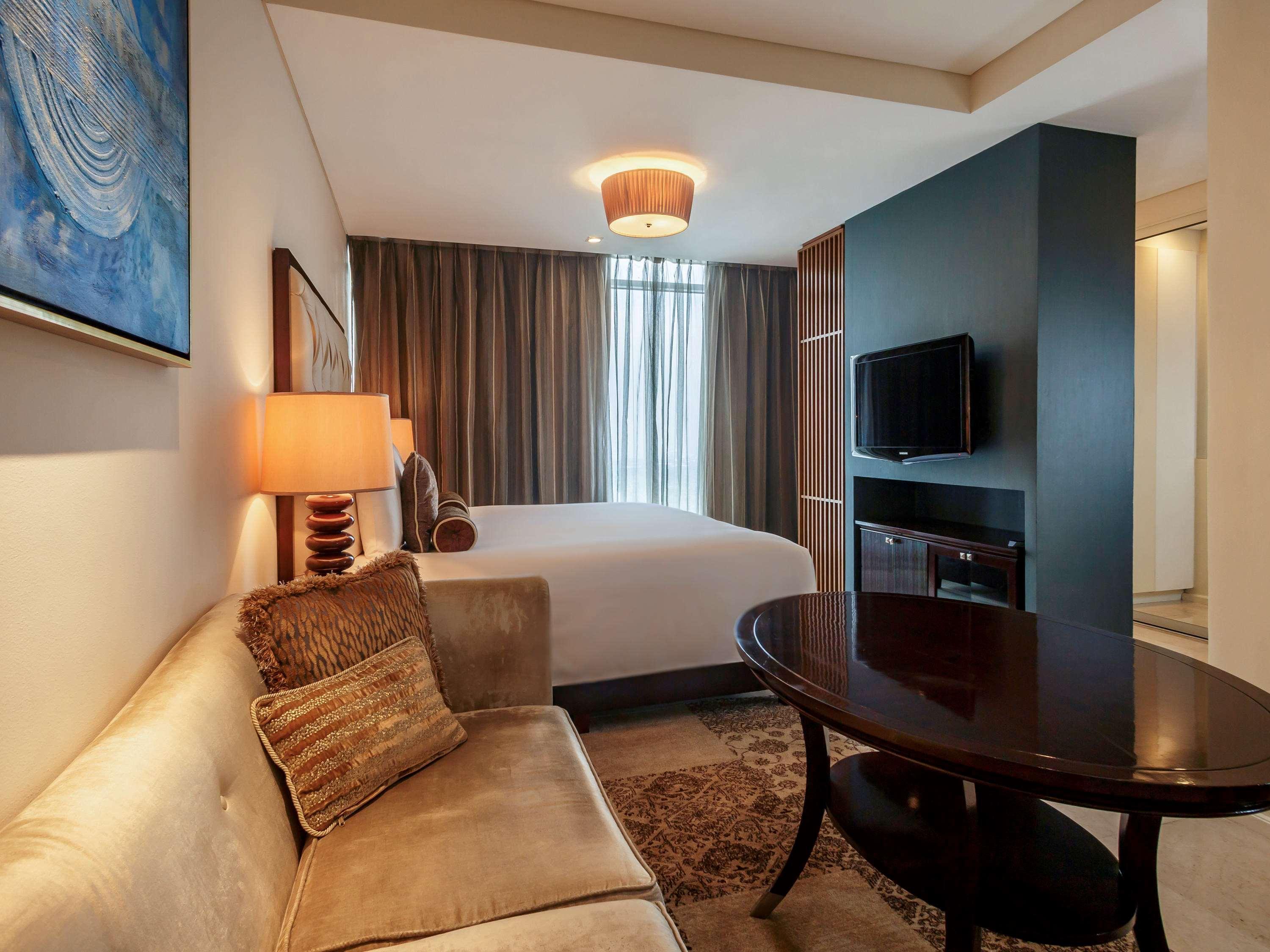Joy Nostalg Hotel And Suites Manila Managed By The Ascott Limited Pasig City Bagian luar foto