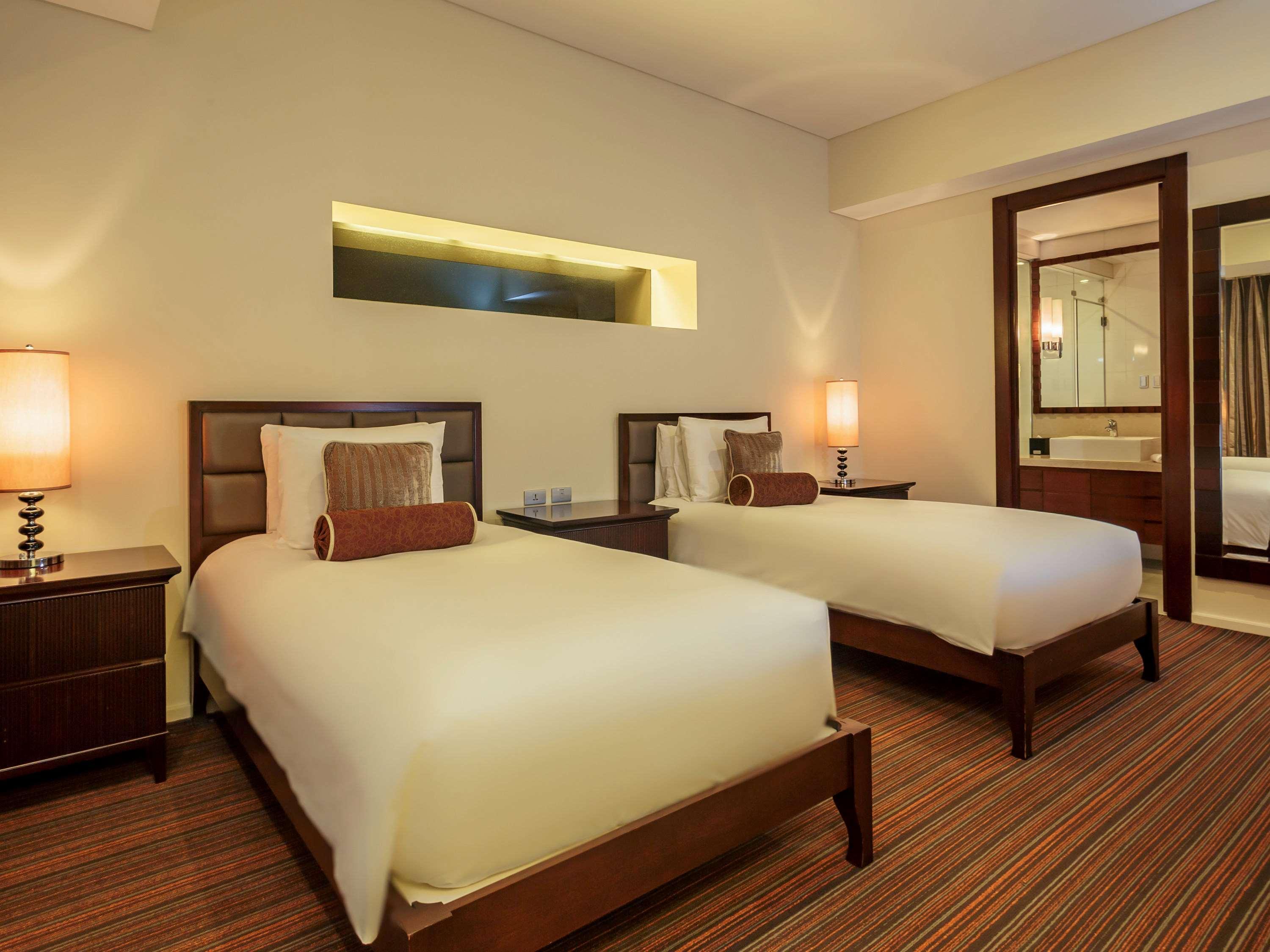 Joy Nostalg Hotel And Suites Manila Managed By The Ascott Limited Pasig City Bagian luar foto