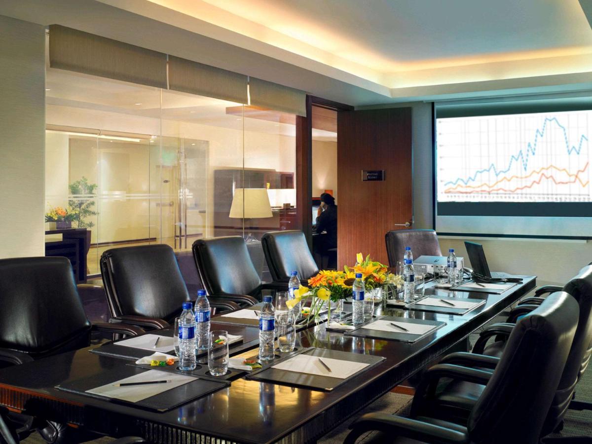 Joy Nostalg Hotel And Suites Manila Managed By The Ascott Limited Pasig City Bagian luar foto
