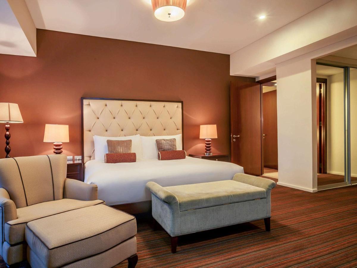 Joy Nostalg Hotel And Suites Manila Managed By The Ascott Limited Pasig City Bagian luar foto